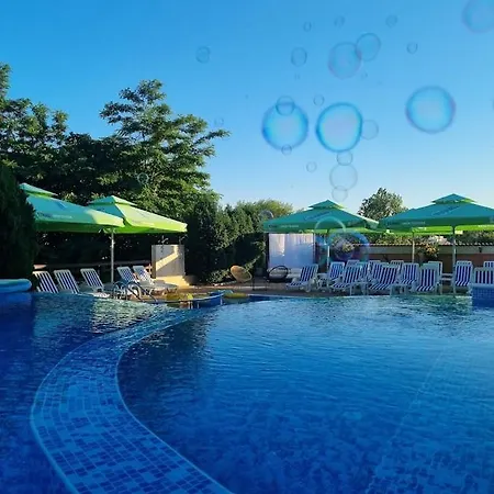 семеен Golden Place 3*
