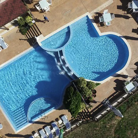 семеен Golden Place Hotel