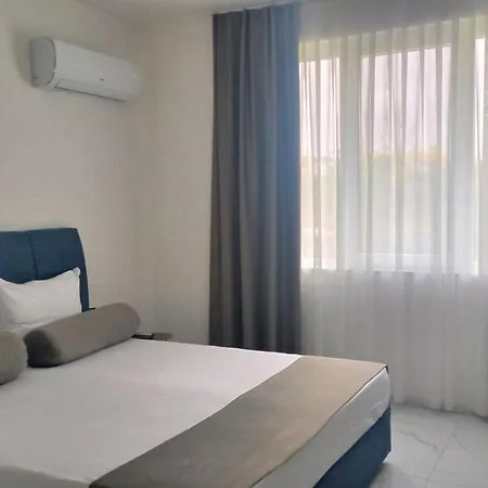 호텔 семеен Golden Place 3*