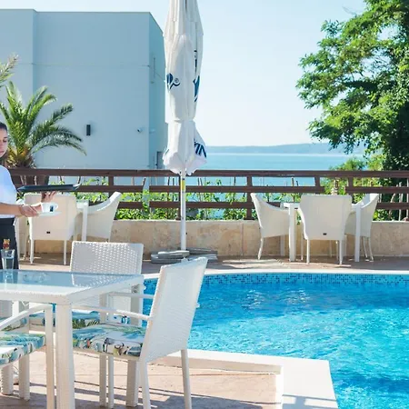 Hotell семеен Golden Place 3*
