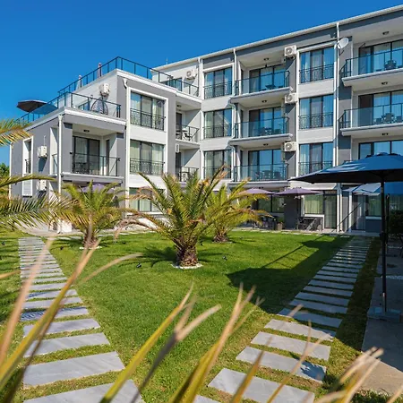 семеен Golden Place Hotell Sozopol